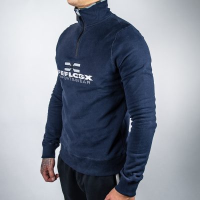 FEFLOGX Sportswear 1/4-Zip-Sweater, schräg Links.