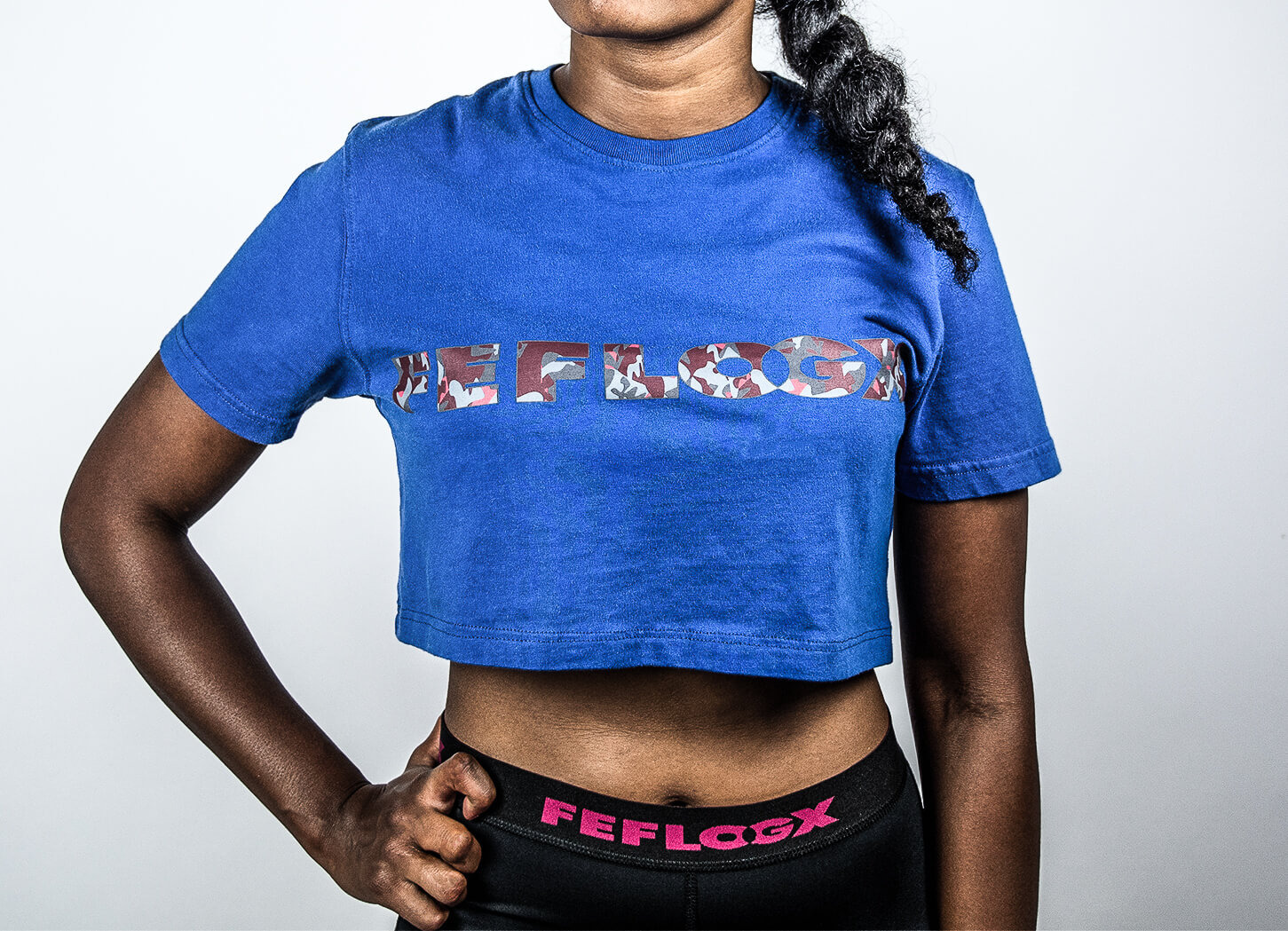 FEFLOGX Sportswear Damen Crop-Top Basic, Oberkörper-Bild (3).