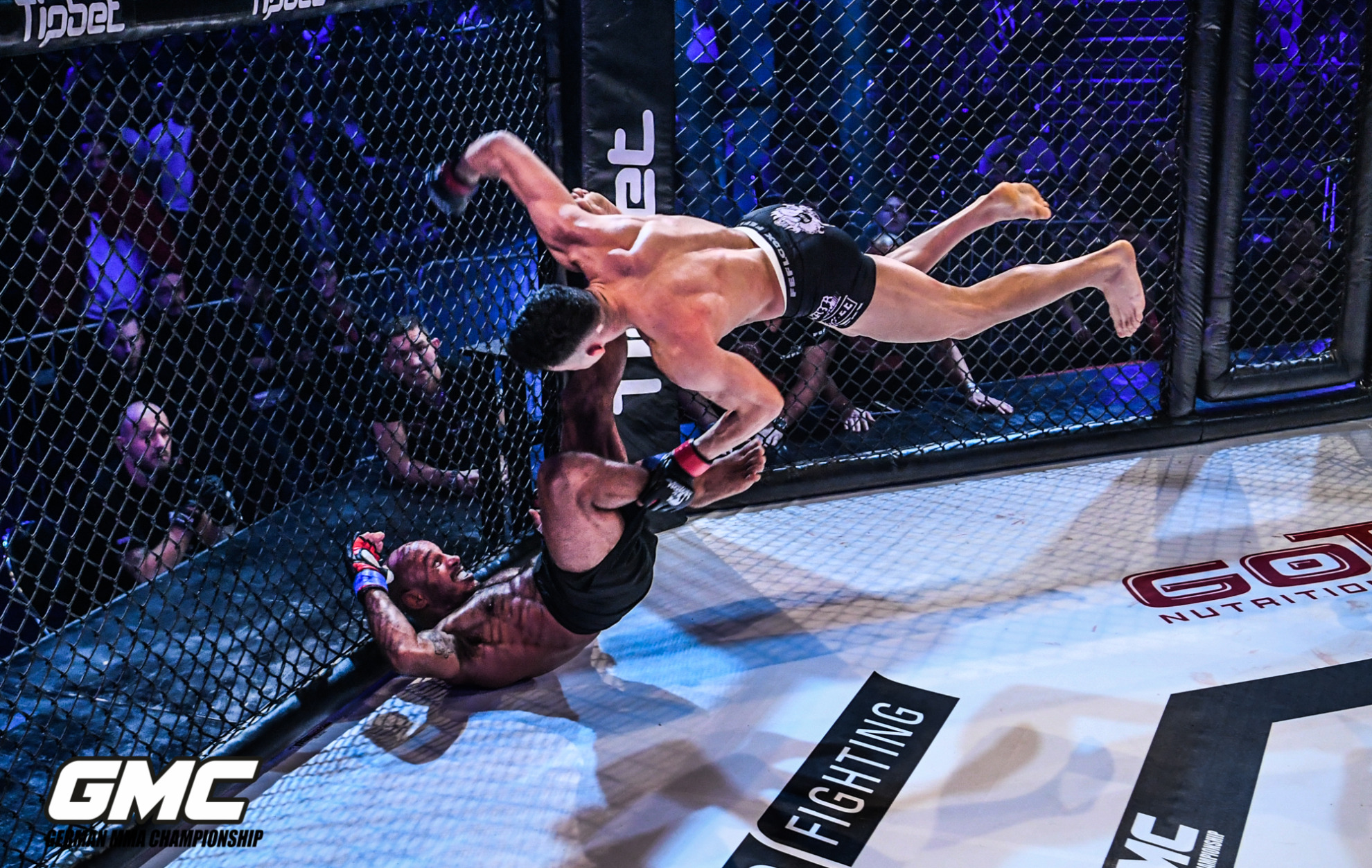 FEFLOGX Sportswear bei GMC 18 in Hamburg, MMA Fighter (1).