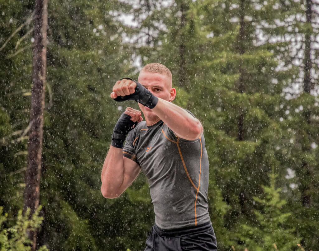 FEFLOGX Sportswear Rashguard Compression, Boxing in the rain, Schweiz.