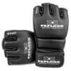 Hoch-professionelle MMA Trainingshandschuhe Performance by FEFLOGX Sportswear. Hochwertigstes & extrem strapazierfähiges FFX-Leder, MMA Gloves, MMA Boxhandschuhe, MMA Handschuhe, UFC Handschuhe, boxsackhandschuhe, super-bequem & hoch-komfortabel, anatomisch vorgeformt & ergonomisch entwickelte Passform, max. Schutz & sportlich-elegantes Design, in schwarz & schwarz-weiß, extrem hochwertiges & starkes Verschlussband mit FEFLOGX Logo Hot Print, Beste Polsterung für maximale Power & exzellente Performance, mit Daumen Schutz, Frontansicht der Handfläche & des Handrücken eines Paares (5).