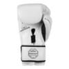 FFX Pro Boxhandschuhe Performance Striker von FEFLOGX Sportswear. Professionelle Kick Box Handschuhe, ultra hochwertig, Boxing-Gloves für max. Power, Kickbox Handschuhe, Muay Thai Handschuhe, Boxen Handschuhe Sparring, Boxsack-Handschuhe. Größen: 8oz, 10 oz, 12 oz, 14 oz, 16 oz. Farben: schwarz, rosa, olivgrün & weiß. Foto der Handfläche eines weißen Boxhandschuhs (2).