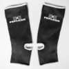 FFX Kampfsport Knöchelschützer Solid Control by FEFLOGX Sportswear, erstklassiger Knöchelschutz, Knöchelbandagen, Fußgelenkbandagen, Kickbox Fußbandagen Kickboxen, Muay Thai, MMA, Boxen, Thaiboxen, Ringen etc. äußere Seitenansicht zweier Fußbandagen (1).