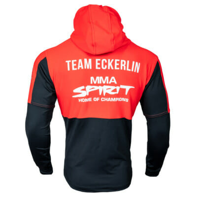 Support Trainingsanzug KSW MMA Fighter Christian Eckerlin, Zip-Hoody, MMA Spirit, Zec Plus, FEFLOGX Sportswear, hintere Ansicht.