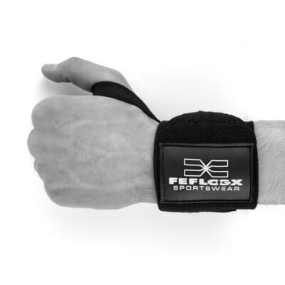 Gewichtheber Bandagen Zughilfen Fitness Performance von FEFLOGX Sportswear, Handgelenkstützen, Handgelenkbandagen, Lifting Straps, mit Daumenschlaufe angezogen an Hand, Logo-Patch der Wrist Wraps.