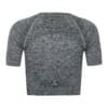 FFX Damen Sport Crop Top Shirt Precise Fit by FEFLOGX Sportswear, super bequem & mega stylisches Formlinien-Design, Teil des Zweiteiler Damen Sport Set aus Damen Tight Shorts & kurzarm Crop Shirt, Sportshirt Damen, Cropshirt, Crop Shirt, Trainingsshirt Damen, bauchfreies T Shirt, T Shirt Crop, Damen Cropped Shirt, Crop Top für Freizeit & Sport, Farben: schwarz-grau, rosa, blau, seitlich hintere Ansicht des grauen Crop Top Shirts mit Formlinien Shape-Style.