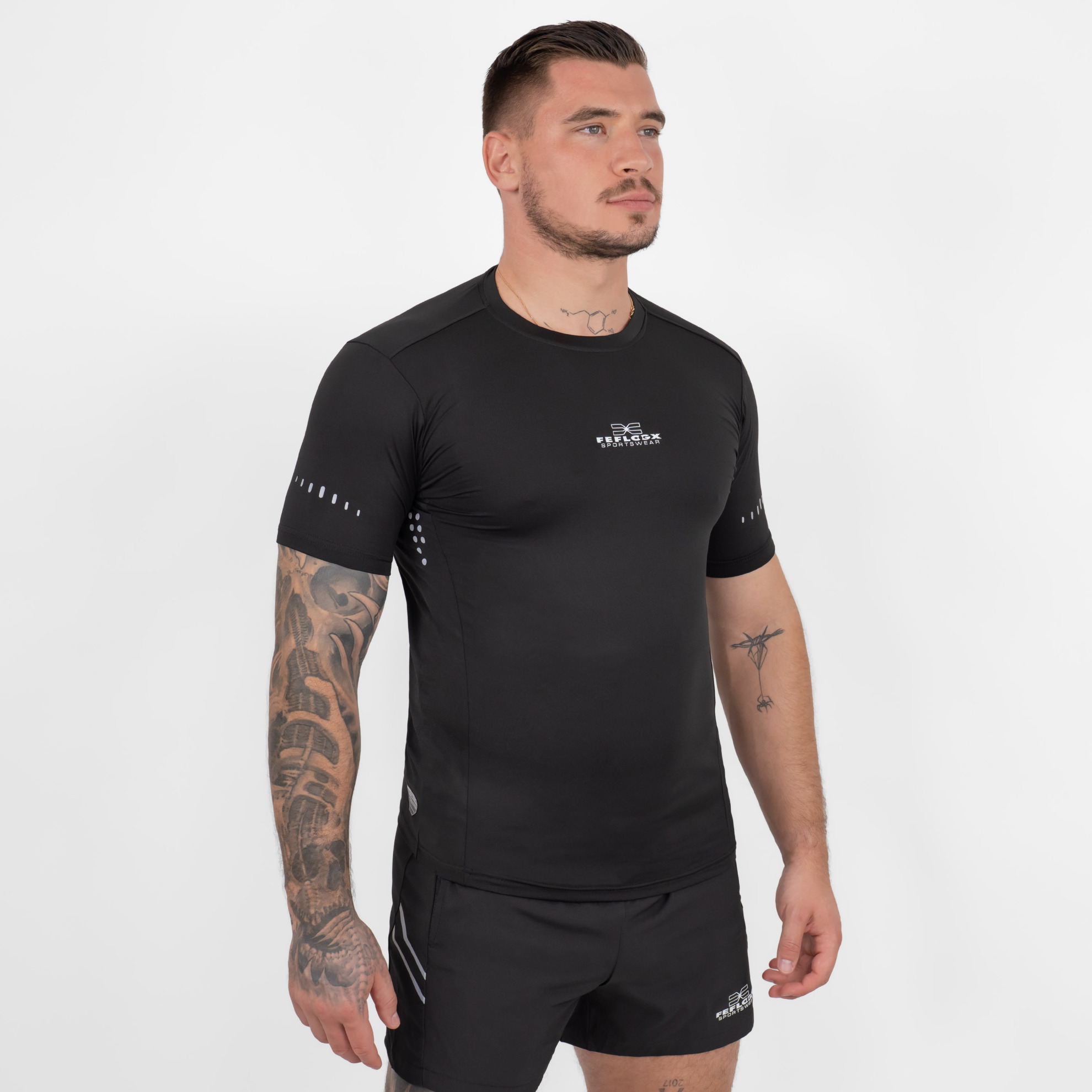 HERREN SHIRTS, RASHGUARDS & OBERTEILE