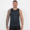 FFX Sport Tank Top Full Body Force by FEFLOGX Sportswear, super komfortabel & mega Top stylisches Design, Tank Top Herren, Herren Tanktop, Tanktop, ärmelloses Shirt, Tank Top Herren Sport, Gym Tank Top, Farben: schwarz, blau, vordere Ansicht des schwarzen ärmellosen Sportshirts.