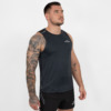 FFX Sport Tank Top Full Body Force by FEFLOGX Sportswear, super komfortabel & mega Top stylisches Design, Tank Top Herren, Herren Tanktop, Tanktop, ärmelloses Shirt, Tank Top Herren Sport, Gym Tank Top, Farben: schwarz, blau, seitlich vordere Ansicht des schwarzen ärmellosen Sportshirts.