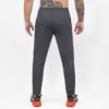 FFX Jogger Sport Hose Enduring Performance von FEFLOGX Sportswear, mit Reißverschlusstaschen, Jogginghose in schwarz, blass grün & grau, Jogginghose Herren, Sporthose, Jogging Hose, hintere Ansicht der grauen, langen Trainingshose.