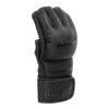 FFX Pro MMA Fight Handschuhe Superior Performance by FEFLOGX Sportswear, hochwertigstes & extrem strapazierfähiges FFX-Leder, MMA Boxhandschuhe, MMA Handschuhe, Kampfsport Handschuhe, MMA Gloves, super-bequeme MMA Kampfhandschuhe, anatomisch vorgeformt & ergonomisch entwickelt, max. Schutz & elegantes Design, in schwarz, schwarz-weiß & olivgrün, Beste Polsterung für max. Power & exzellente Performance, Handrücken schräge Einzel-Ansicht der schwarzen MMA Grapplinghandschuhe ohne Daumenschutz.